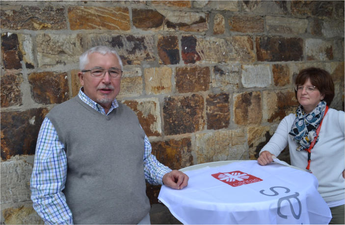 Die Ereignisse müssen verarbeitet werden. Hugo Nowicki hier im Gespräch mit Caritas-Mitarbeiterin Nadine Jüsgen.