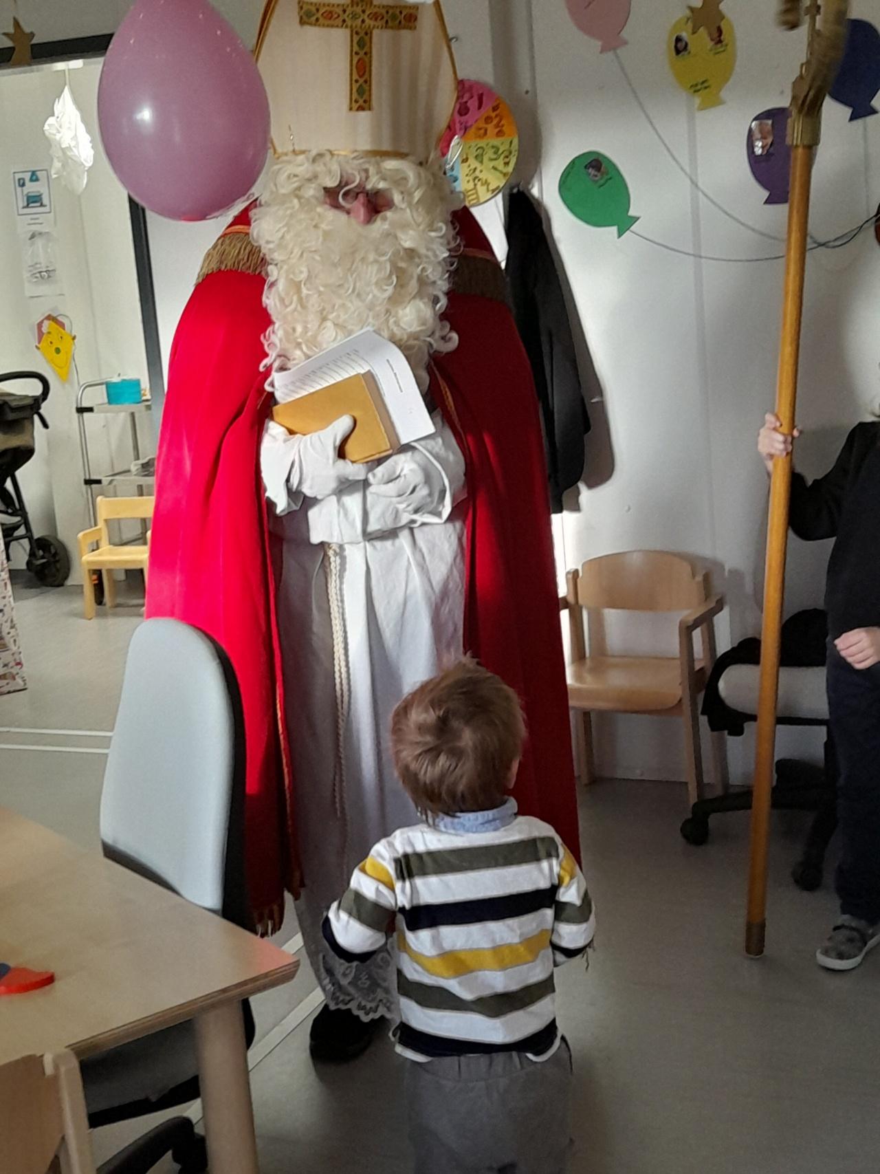 Die Kinder lauschten gespannt den Worten des Nikolaus.